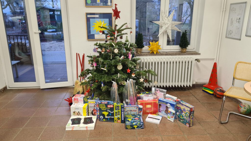 Krippenbetten und Weihnachtsüberraschung 2023, Bild 1 von 4